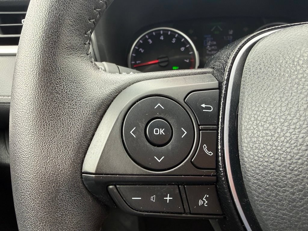 Used 2020 Toyota RAV4 XLE Premium AWD/4WD image 13