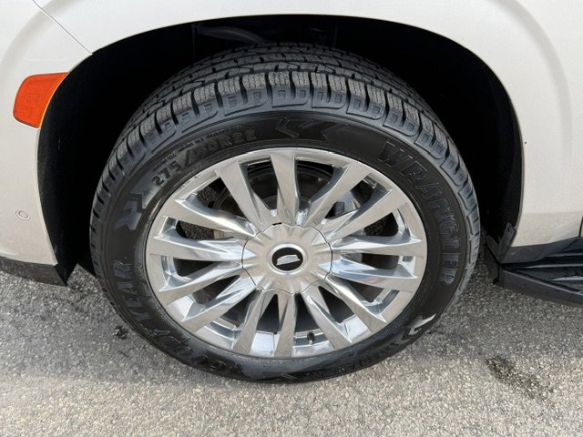 Used 2024 Cadillac Escalade Premium Luxury image 9