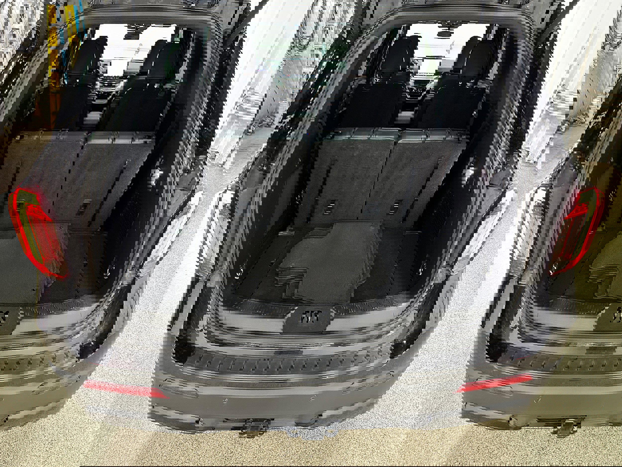 Certified 2025 Ford Explorer ST-Line image 29