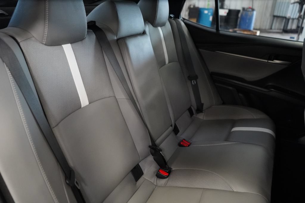 Used 2025 Toyota Camry SE w/ Convenience Package FWD image 25