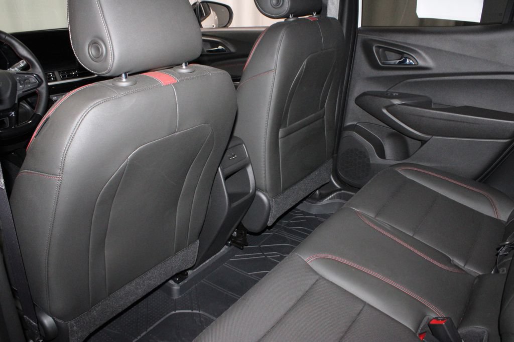 Used 2024 Chevrolet Trax RS w/ Sunroof Package FWD image 20