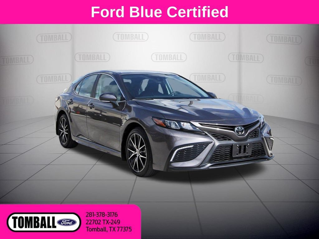 Used 2024 Toyota Camry SE FWD image 1