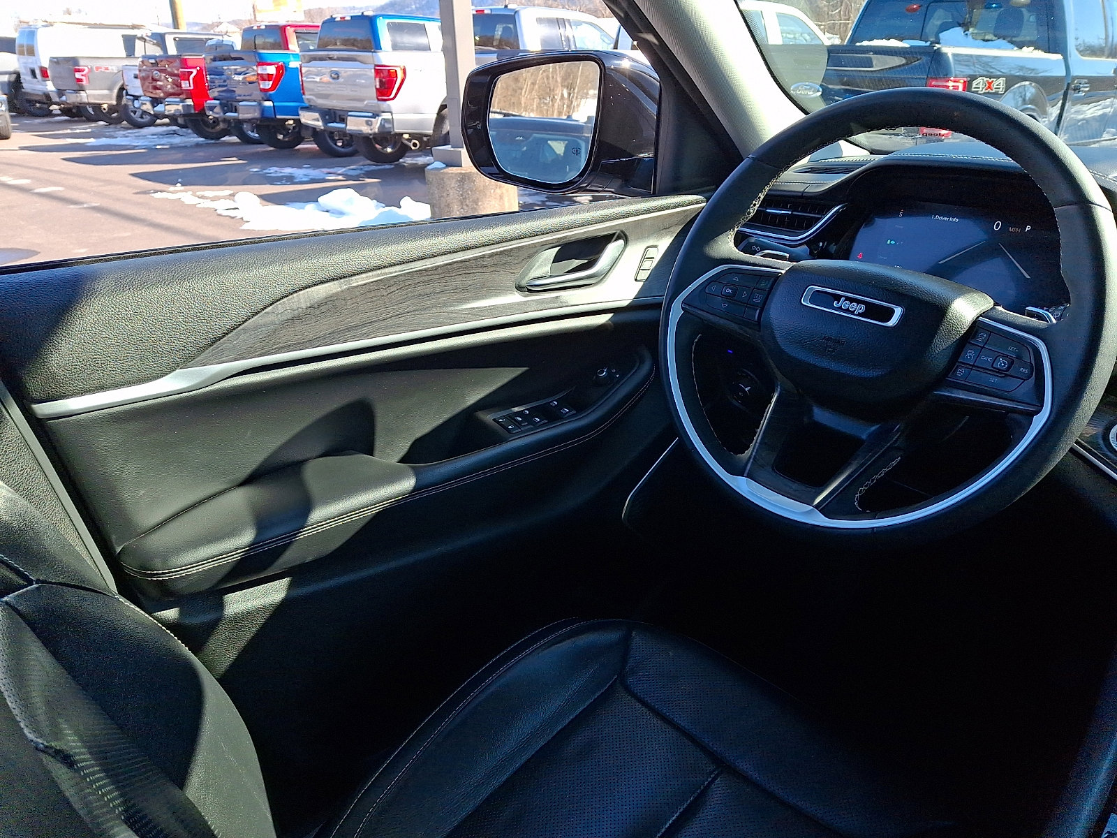 Used 2022 Jeep Grand Cherokee Limited 4xe w/ Luxury Tech Group II image 14