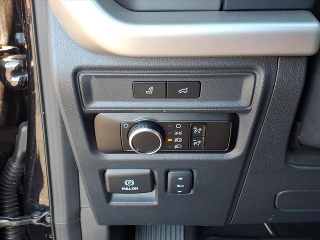 Certified 2024 Ford Expedition XLT image 16