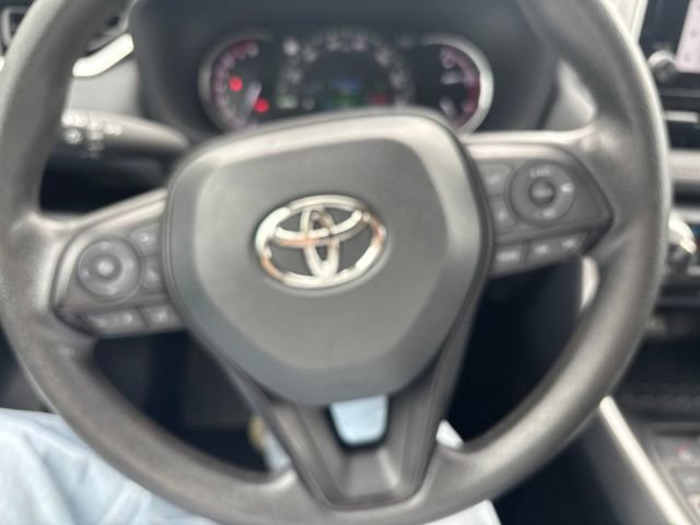 Used 2025 Toyota RAV4 XLE FWD image 17