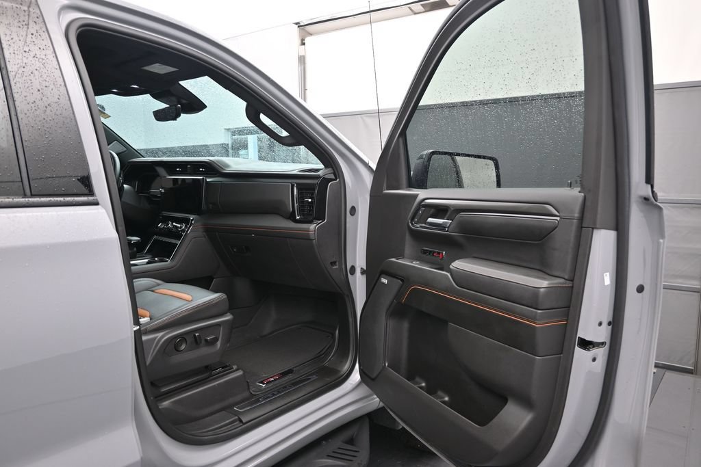 Used 2024 GMC Sierra 1500 AT4 w/ Technology Package AWD/4WD image 17