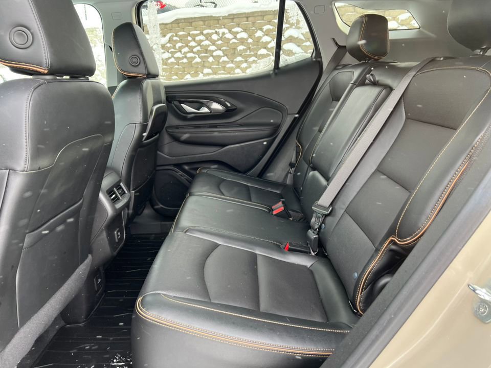 Used 2023 GMC Terrain AT4 image 10