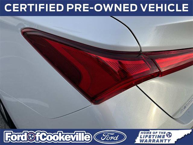 Used 2022 Toyota Avalon Limited image 11