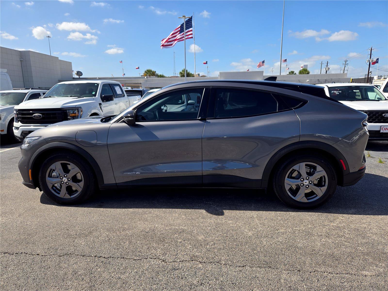 Certified 2023 Ford Mustang Mach-E Select AWD/4WD image 4