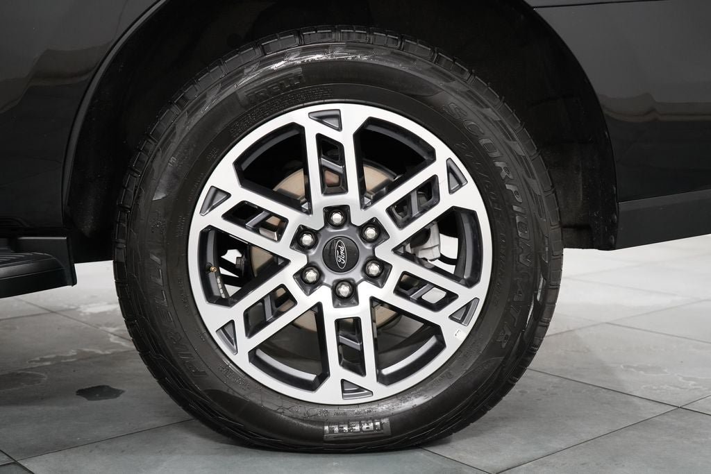 Certified 2025 Ford Expedition Active AWD/4WD image 36