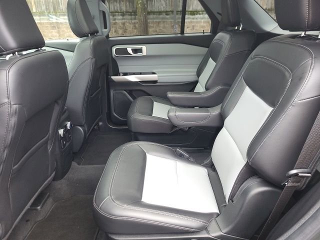 Certified 2023 Ford Explorer XLT w/ Equipment Group 202A image 17