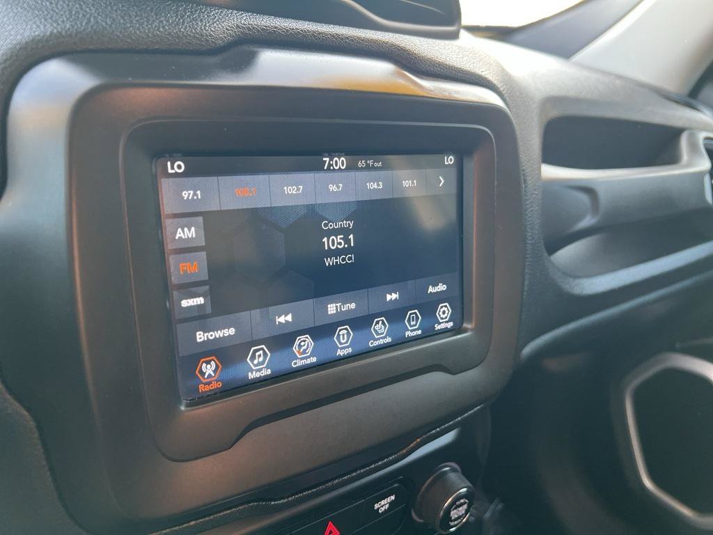 Used 2020 Jeep Renegade Latitude w/ Cold Weather Group AWD/4WD image 13