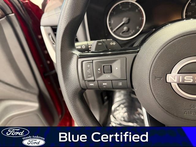 Used 2023 Nissan Rogue SV FWD image 11