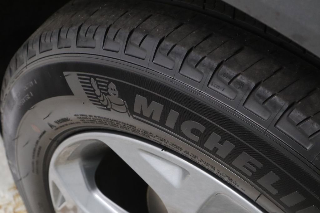 Certified 2025 Ford Escape ST-Line AWD/4WD image 19