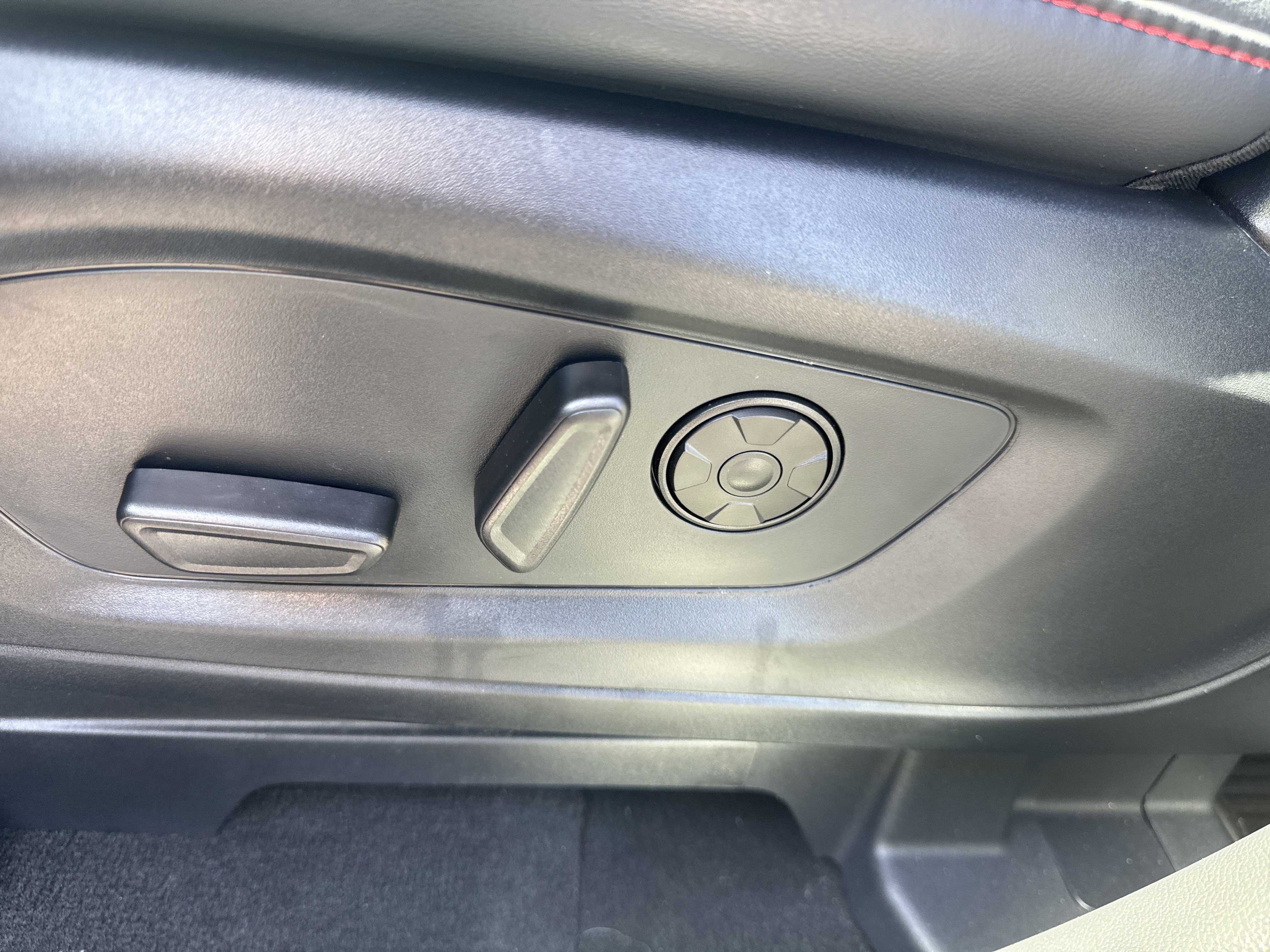 Certified 2025 Ford Explorer ST-Line w/ Premium Package RWD image 10