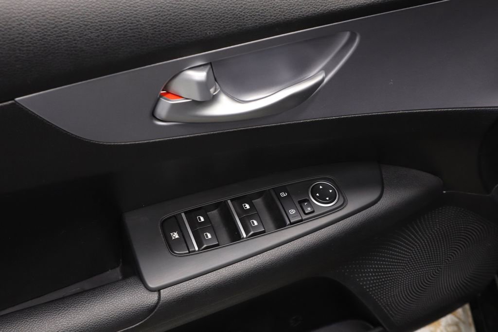 Used 2024 Kia Forte LXS image 22