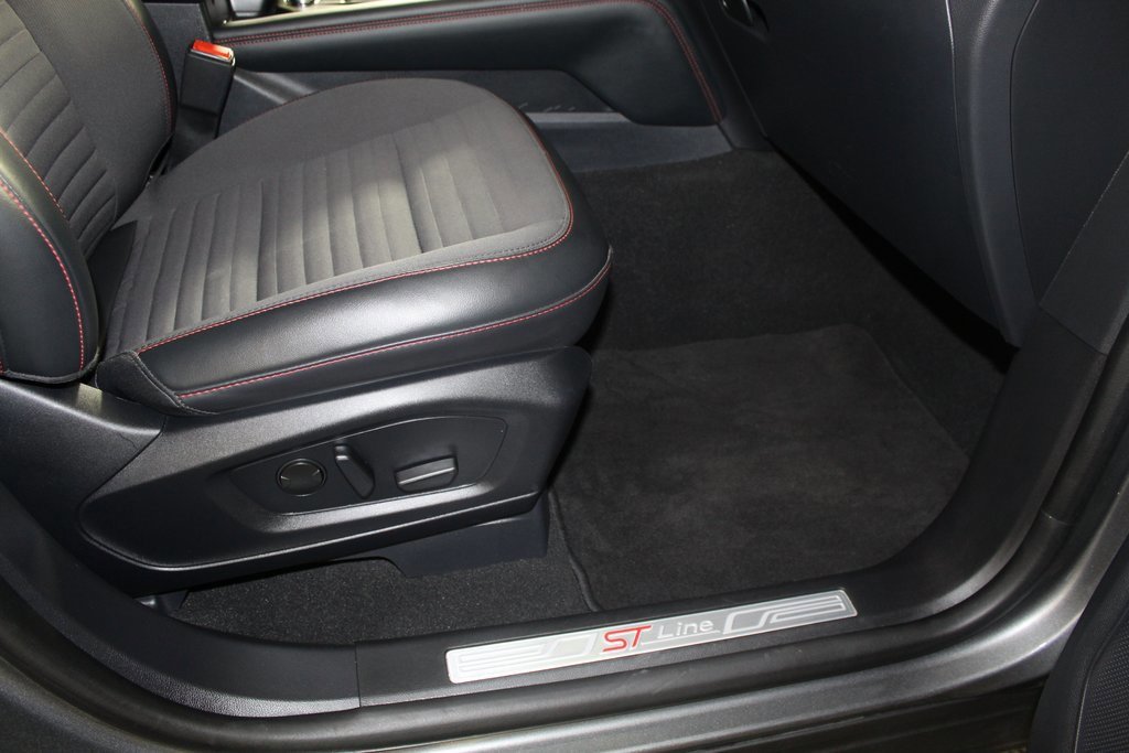 Certified 2025 Ford Explorer ST-Line w/ ST-Line Street Pack image 11