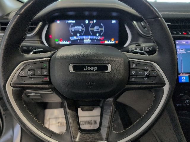 Used 2023 Jeep Grand Cherokee Limited AWD/4WD image 19