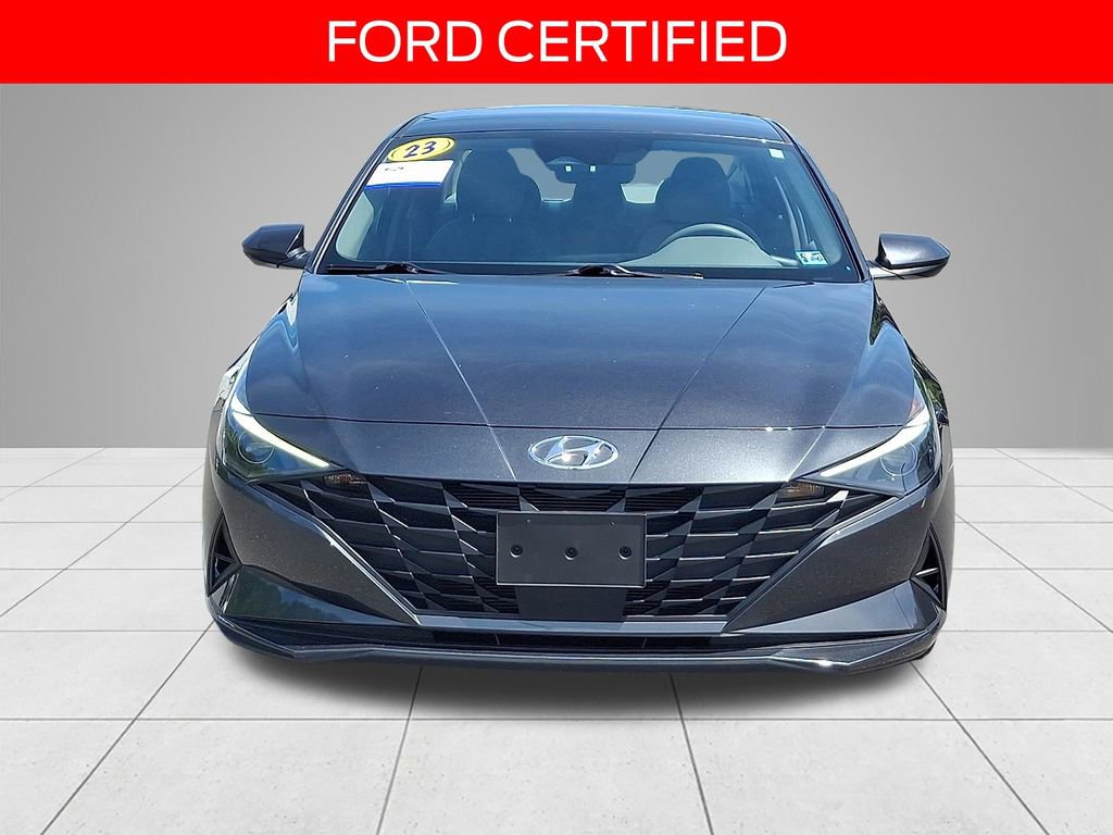 Used 2023 Hyundai Elantra SEL w/ Convenience Package FWD image 2