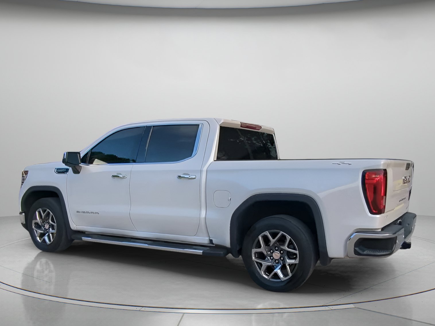 Used 2022 GMC Sierra 1500 SLT w/ SLT Premium Package AWD/4WD image 19