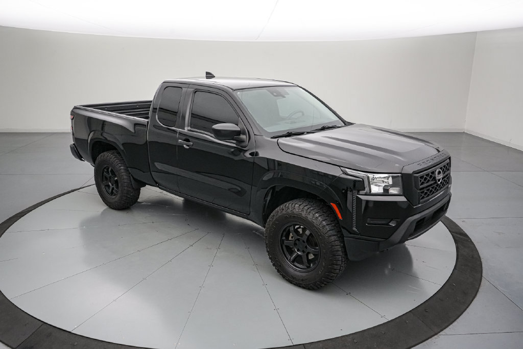 Used 2022 Nissan Frontier S RWD image 2