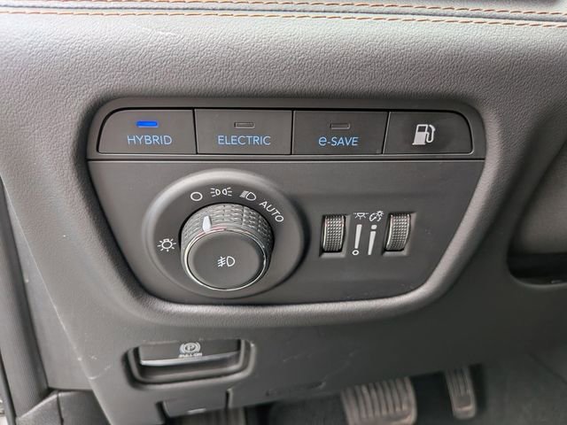 Used 2022 Jeep Grand Cherokee Summit AWD/4WD image 16