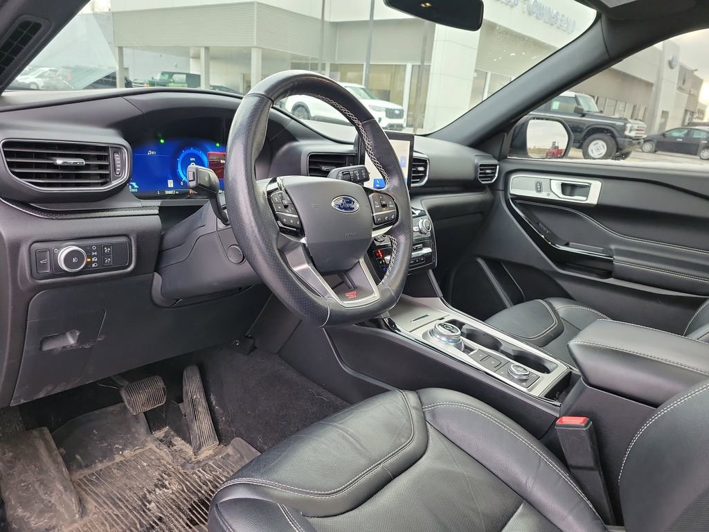 Certified 2022 Ford Explorer ST w/ Equipment Group 401A image 19