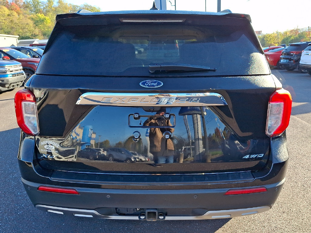 Certified 2021 Ford Explorer XLT w/ Equipment Group 202A AWD/4WD image 9