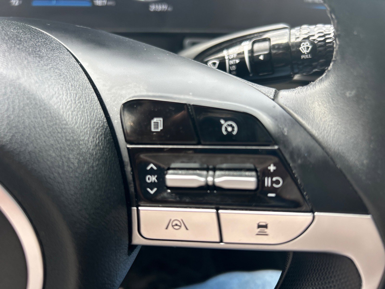 Used 2023 Hyundai Elantra SEL w/ Convenience Package FWD image 21