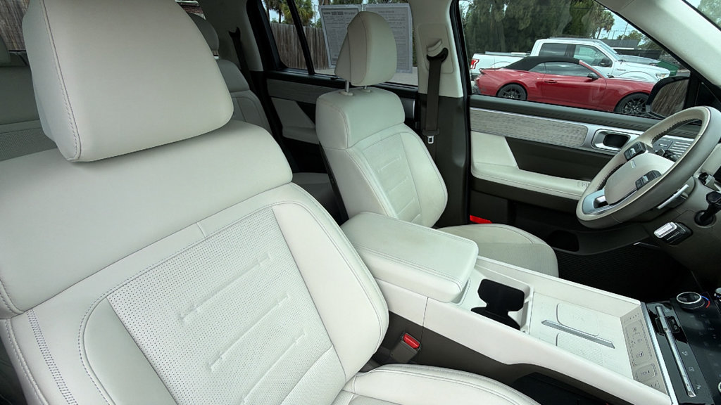 Used 2025 Hyundai Santa Fe Calligraphy FWD image 27