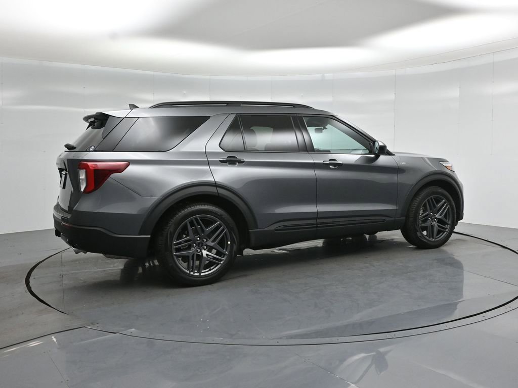 Certified 2024 Ford Explorer ST-Line w/ Class IV Trailer Tow Package RWD image 23