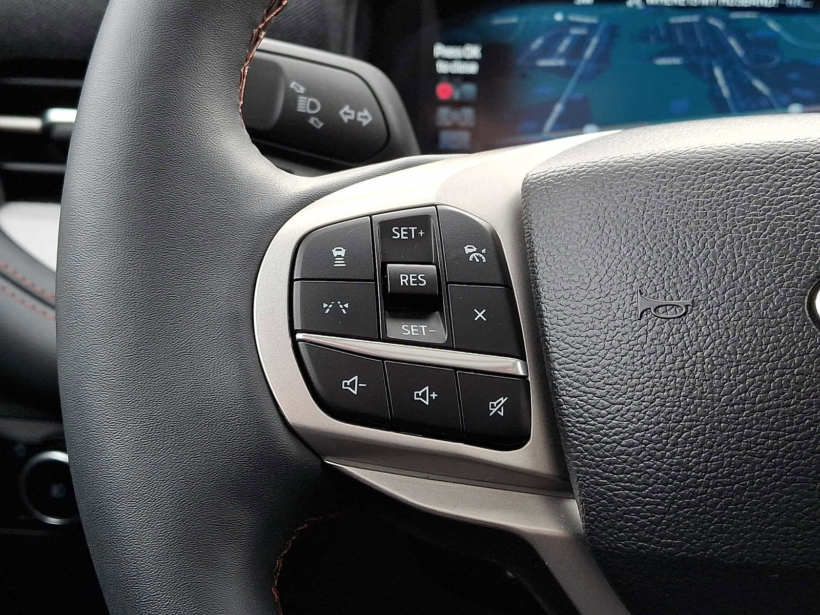 Certified 2025 Ford Explorer Active w/ Active Comfort Package image 24