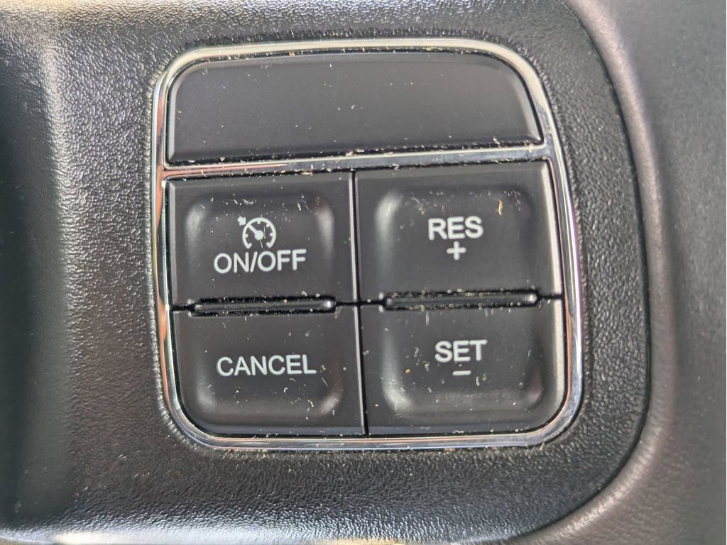 Used 2017 Jeep Wrangler Unlimited Sahara w/ Connectivity Group image 17