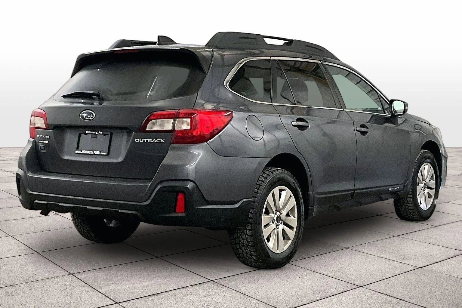 Used 2019 Subaru Outback 2.5i Premium image 11
