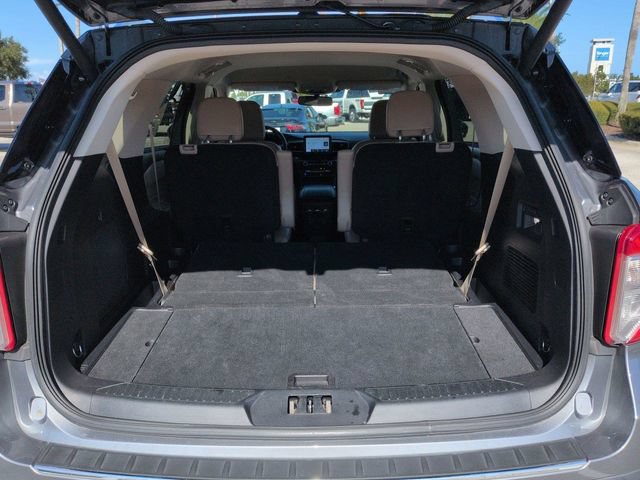 Certified 2022 Ford Explorer Limited AWD/4WD image 13