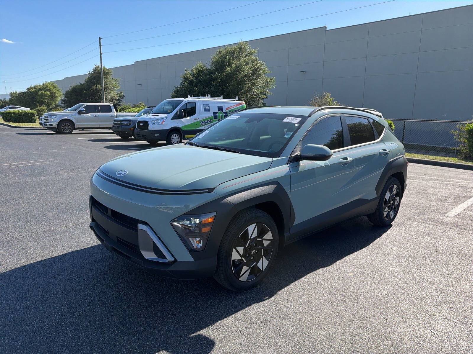 Used 2025 Hyundai Kona SEL FWD image 2