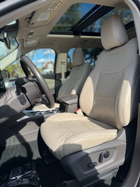 Certified 2023 Ford Explorer Platinum w/ Technology Package image 13