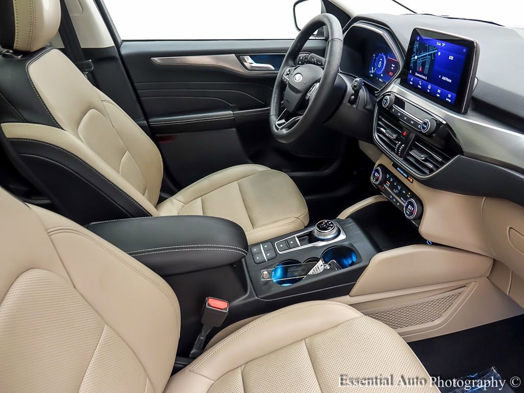 Certified 2021 Ford Escape Titanium w/ Class II Trailer Tow Package image 27