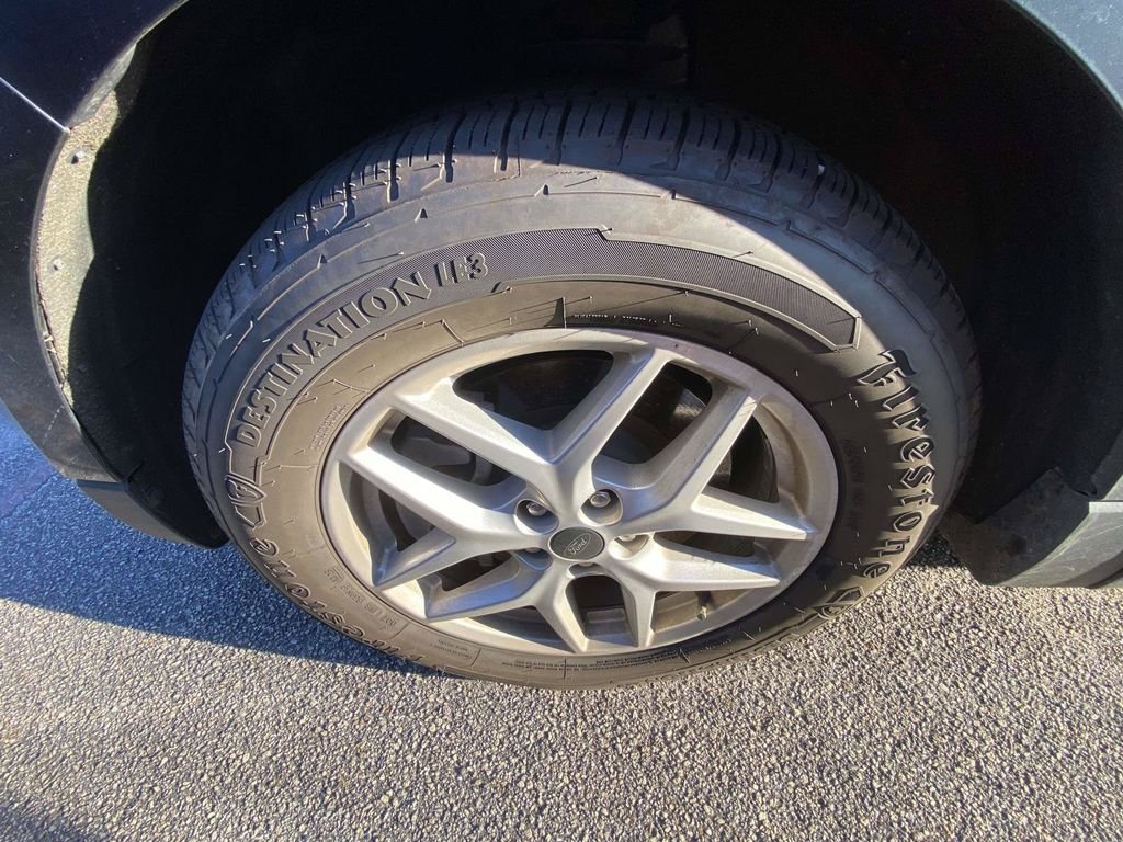 Certified 2024 Ford Edge SEL w/ Convenience Package AWD/4WD image 4