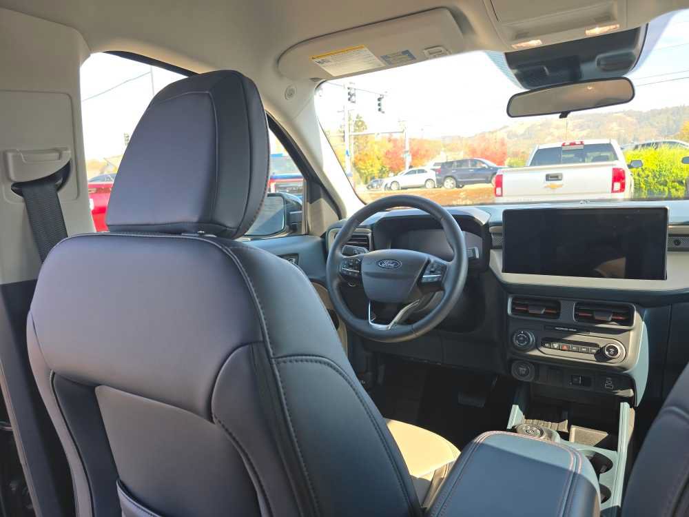 Certified 2025 Ford Maverick Lariat AWD/4WD image 10