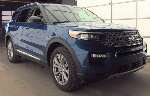 Certified 2023 Ford Explorer Limited w/ Equipment Group 301A image 3