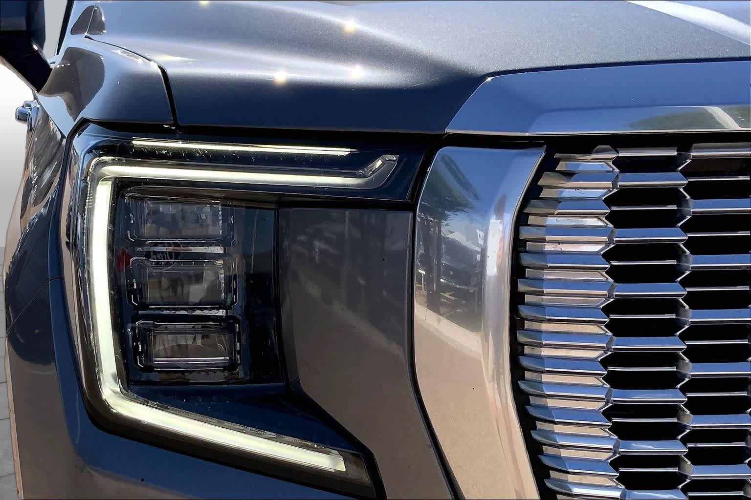 Used 2022 GMC Yukon XL Denali AWD/4WD image 28