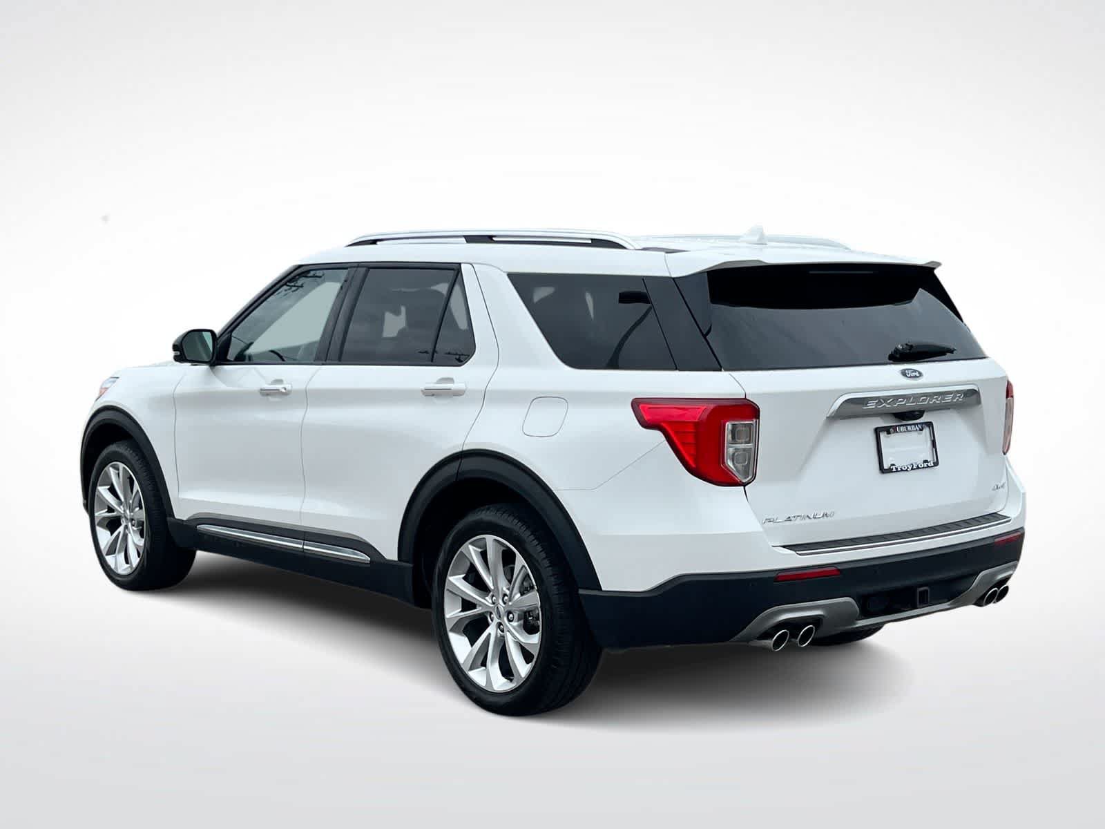Certified 2023 Ford Explorer Platinum w/ Technology Package AWD/4WD image 6
