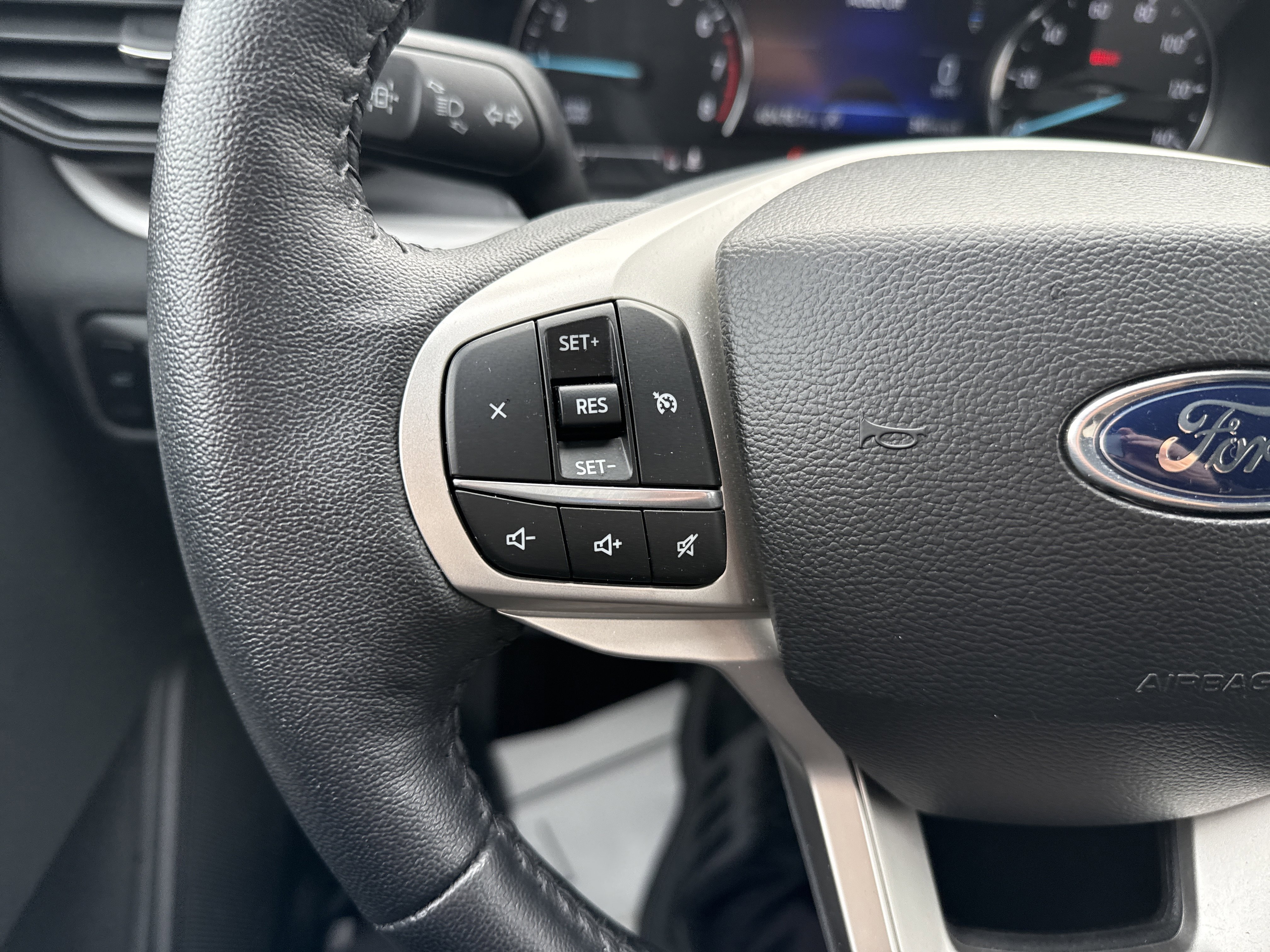 Certified 2024 Ford Explorer XLT AWD/4WD image 22