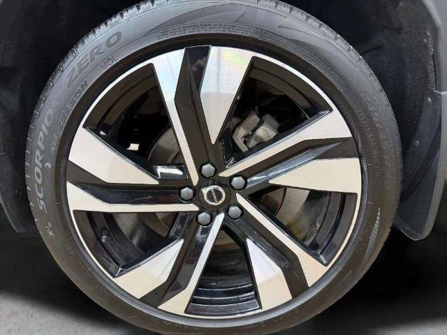 Used 2023 Volvo XC40 B5 Ultimate w/ Climate Package AWD/4WD image 24