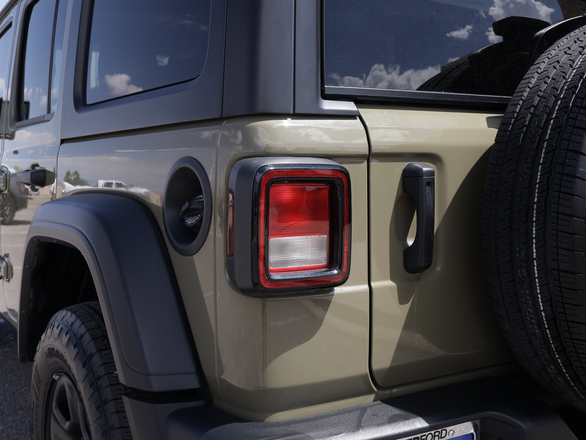 Used 2025 Jeep Wrangler Unlimited Sport AWD/4WD image 18
