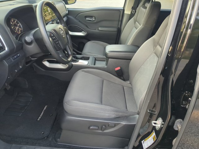Used 2025 Nissan Frontier SV AWD/4WD image 15