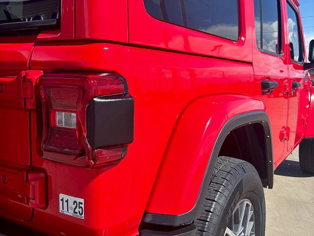 Used 2024 Jeep Wrangler Unlimited Sahara AWD/4WD image 5
