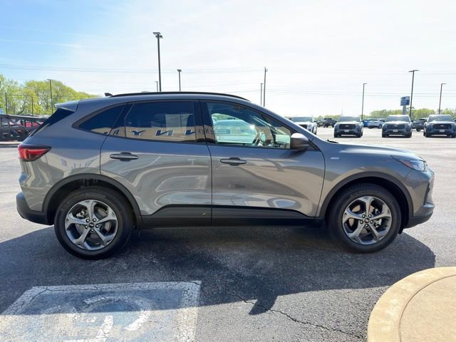 Certified 2025 Ford Escape ST-Line w/ Cold Weather Package AWD/4WD image 6
