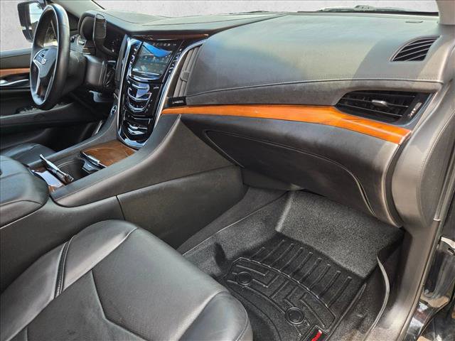 Used 2018 Cadillac Escalade Premium Luxury RWD image 25